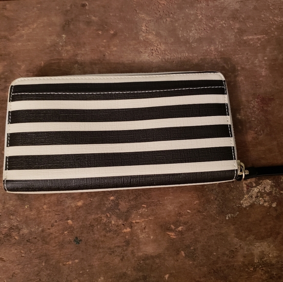 Kate Spade Continental Wallet - Picture 2 of 3